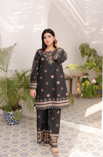 Luxury Black 2-Piece Women’s Suit | Premium Eastern Wear