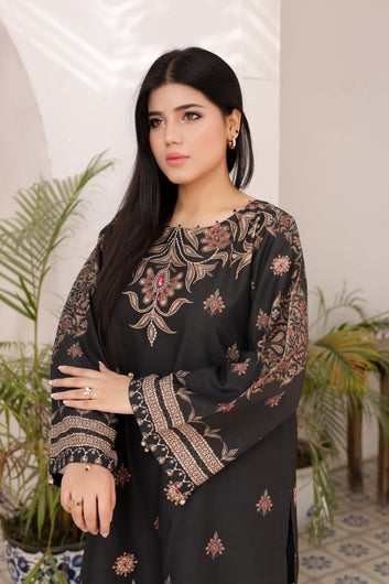 Luxury Black 2-Piece Women’s Suit | Premium Eastern Wear